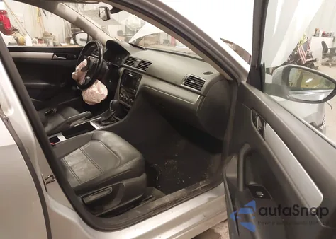 2012 Volkswagen Passat 2.5L Se from USA, damaged, VIN 1VWBH7A31CC035908